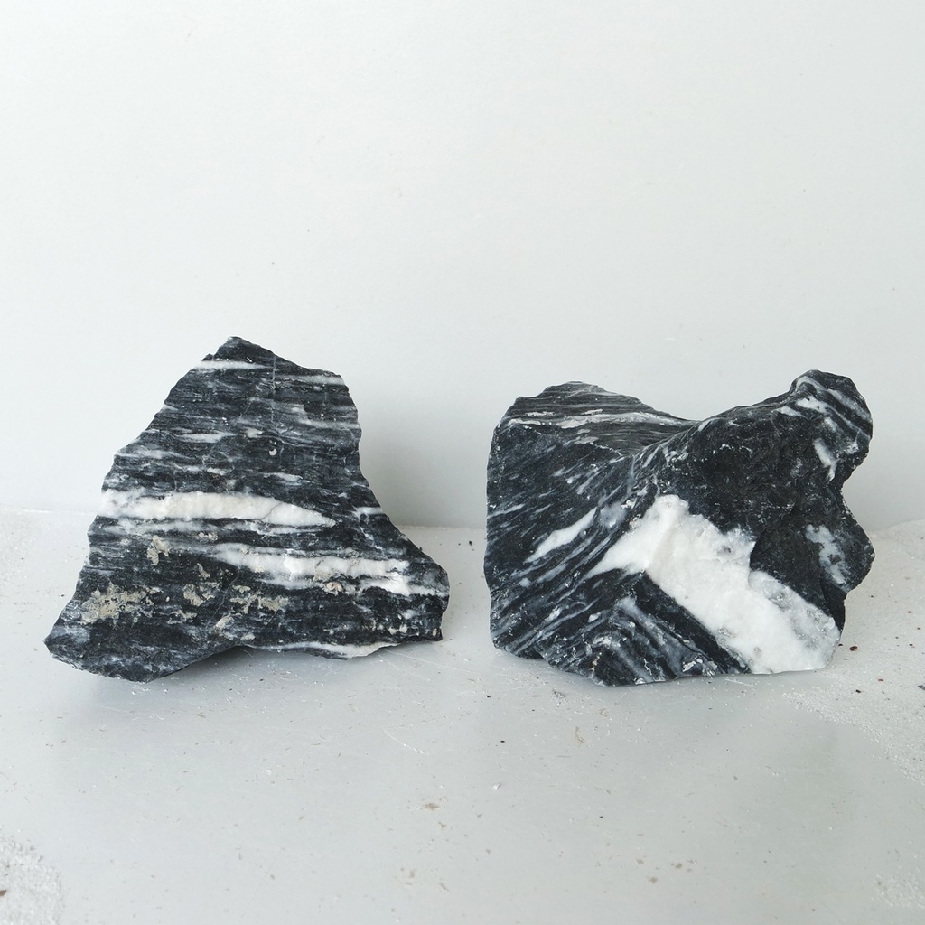 Sv Aquarium Deco Black & White Aurum Rock - Medium - 18-23cm